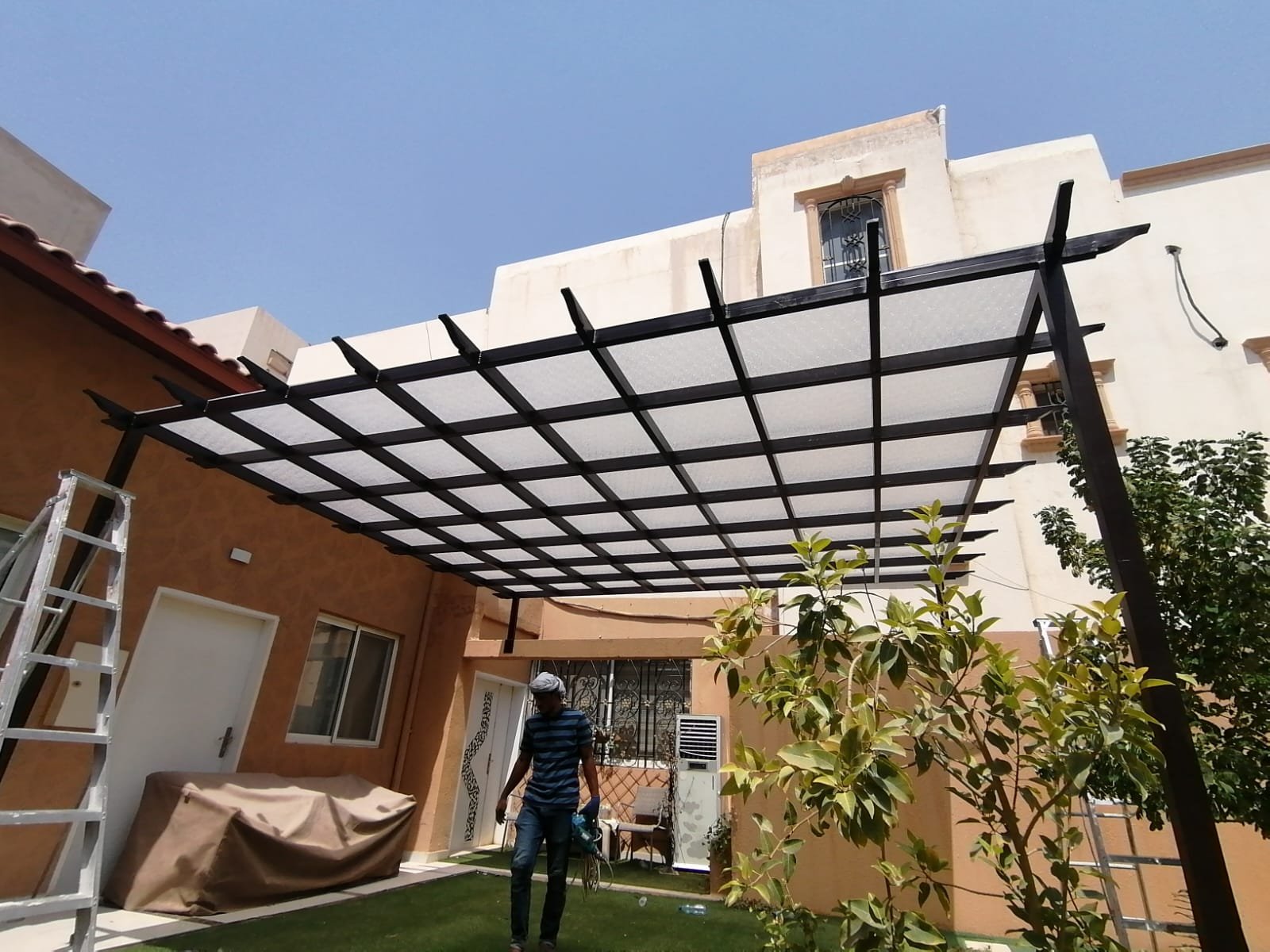برجولات الاسطح مغطاة بلكسان